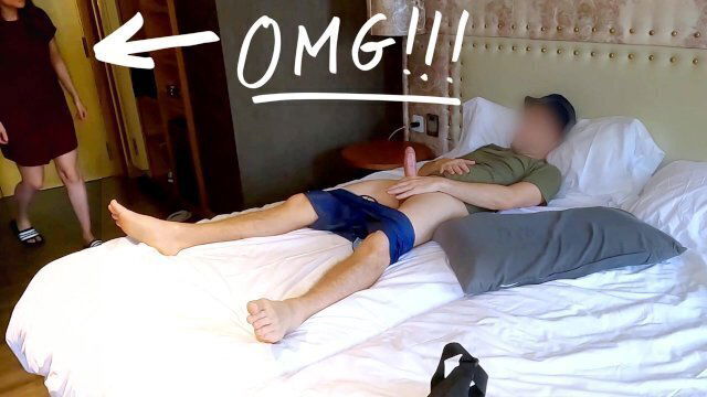 FLASH PUBLIC! Young maid caught jerking while cleaning room
