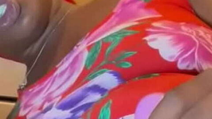 Ebony solo squirt session Anais Anisee