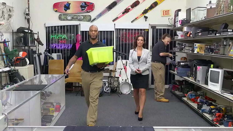 Victoria Banxxx: Ready Extremes Laptop