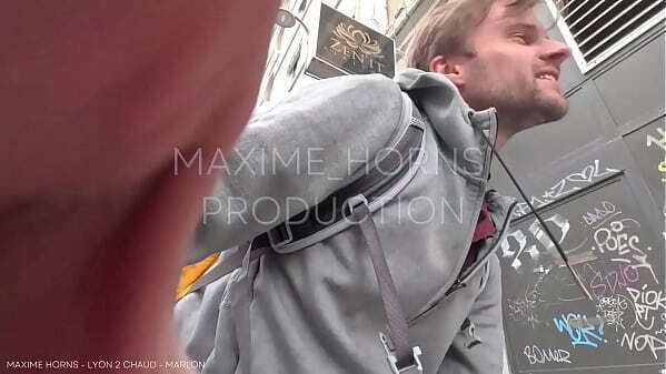 Bareback threesome mouth maxime horns