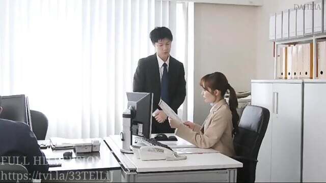 business trip, shared room with female boss, league 33TElLlJ