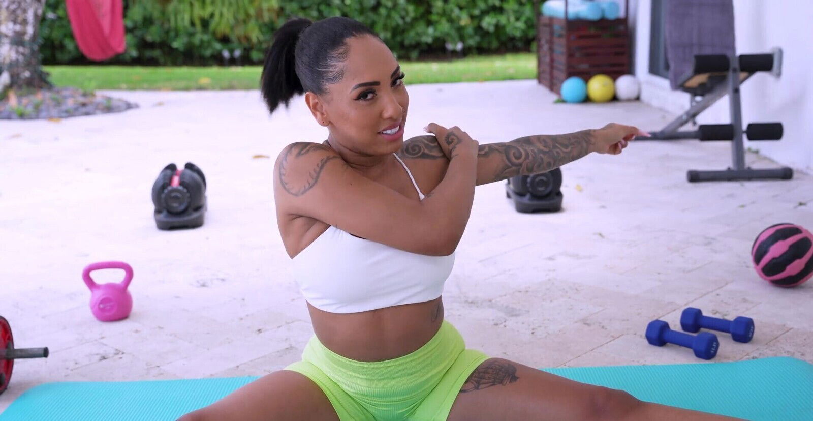 Kona Jade with shaved pussy enjoys during interracial dicking