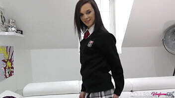 L&eacute_a Guerlin Gets Hairy Pussy Fucked Casting!