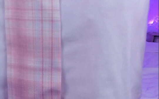 Sweet Eaton Enjoys Rubbing Tight Hole