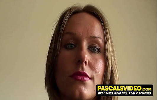 PascalsVideo.com Sexy skank Ashley Rider jumps like