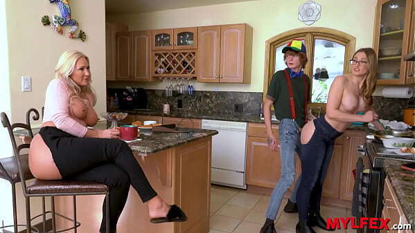 Mylfex Spoiled Pleases Step-Aunt