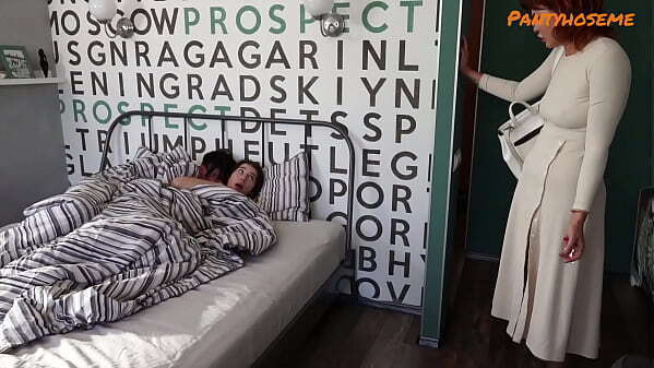 Stepmom Walks Step Daughter Having Joins Threesome