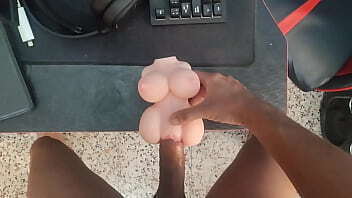 jugando con la peque&ntilde_a mu&ntilde_eca sexual