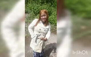 Le ense&ntilde_o a manejar moto a mi vecina y ella a cambio me da su vagina.