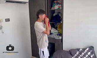 Mi t&iacute_mida madrastra me sorprende masturb&aacute_ndome con su ropa interior y me la follo duro hasta correrme&nbsp_en&nbsp_su&nbsp_culo.