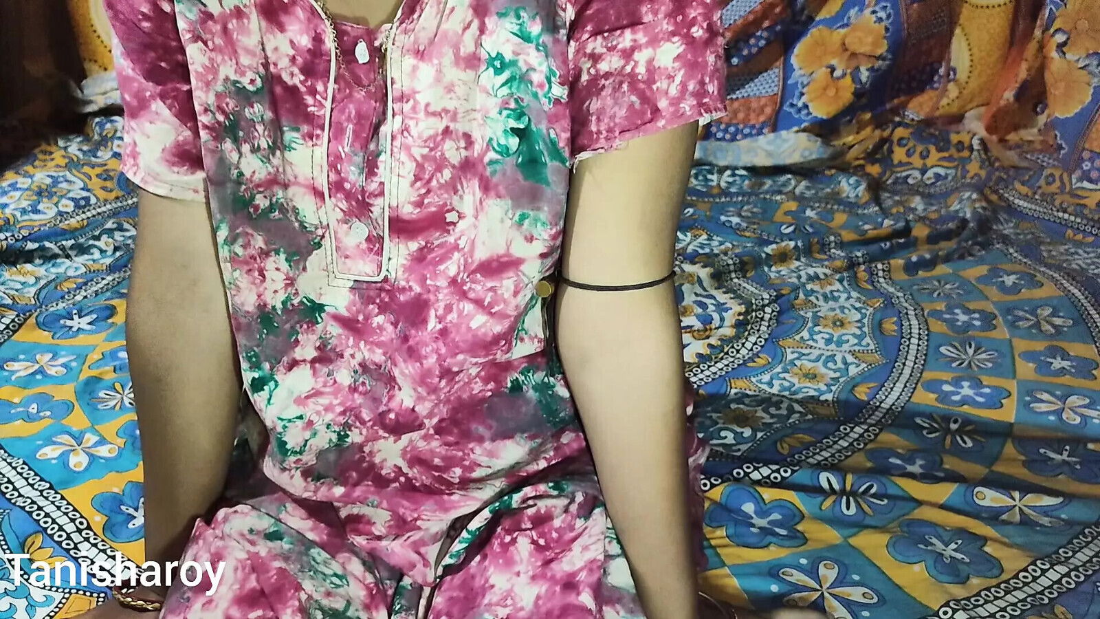 Kolkata bhabhi India beautiful girl TanishaRoy bengali