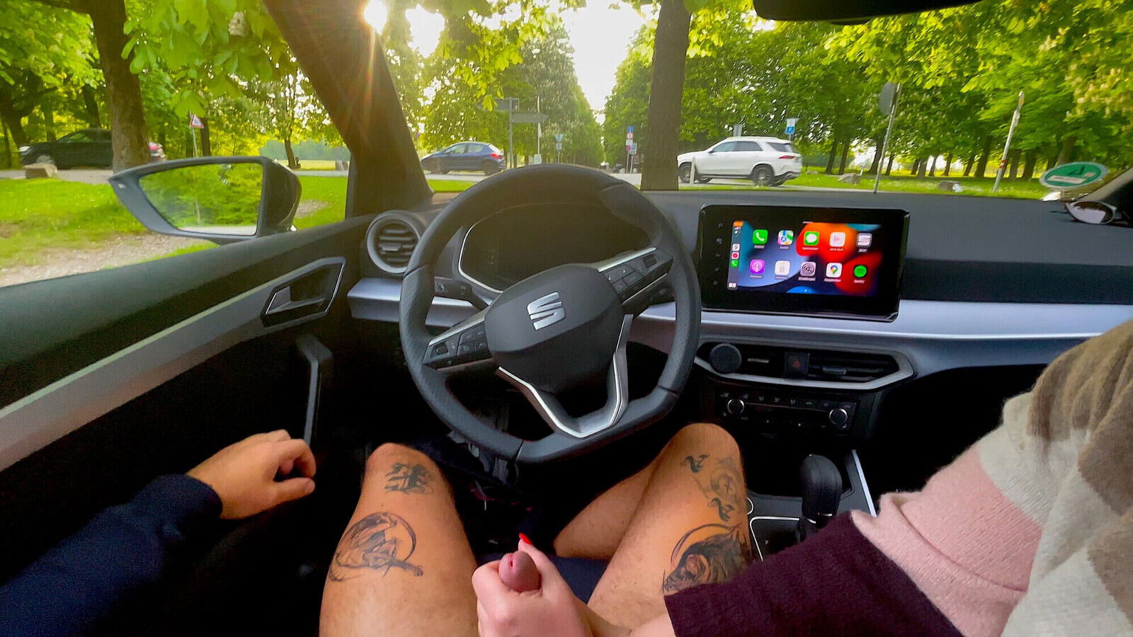 Blond gives handjob highly frequented parking next street really risky