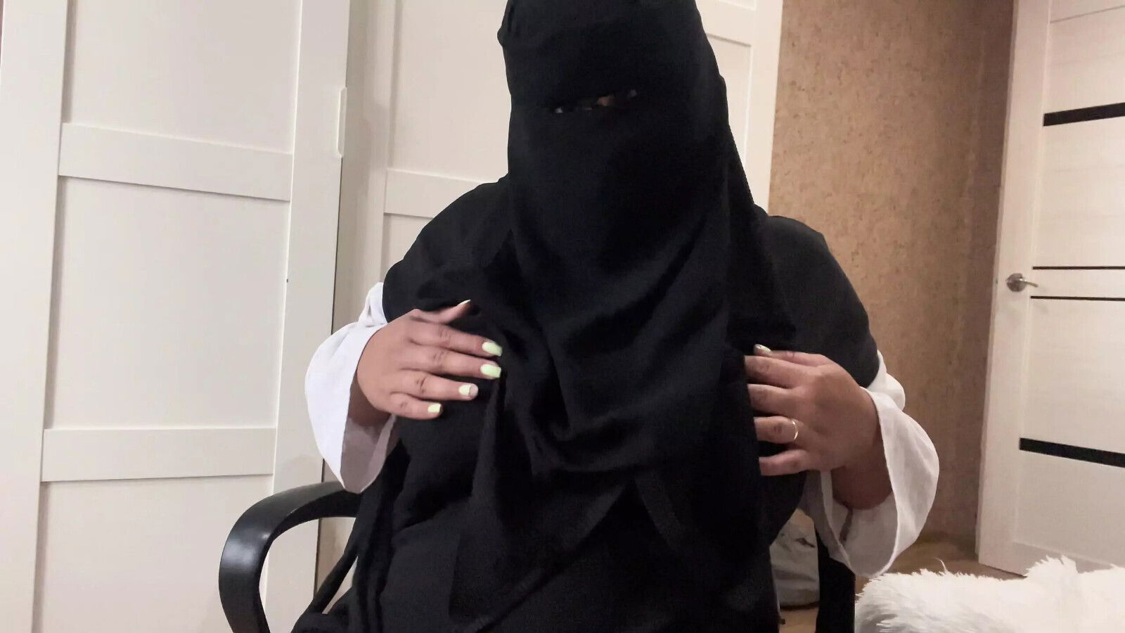 Young Egyptian stepmom fingers pussy gives instructions, masturbating with stepmom