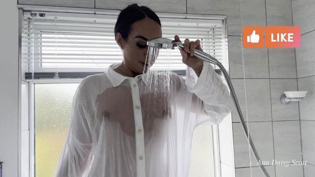 TRANSPARENT HAUL See-Through Clothing With Daisy