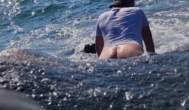 AVVENTURA ESTIVA ITALIANA (SBORRATA PUBBLICO) TURISTA ARRAPATO SEGA SBORRA PUBBLICO