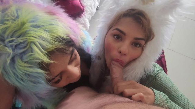 Colombianas suck Gringo hard will fuck them both