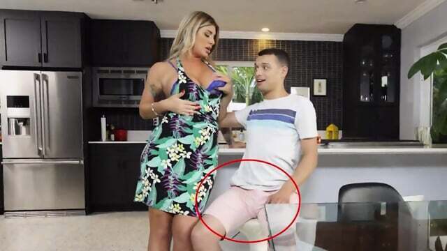 Dames MILF Gets Fucked Twice Stud