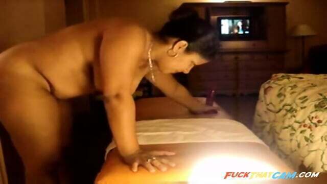 Curvy Latina Rides Dildo Webcam