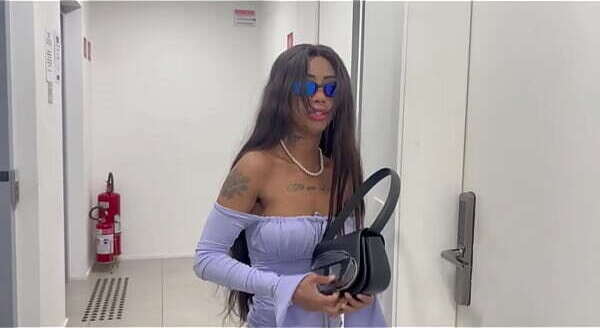 minha vizinha perdeu chave, ajudar buceta gostosa