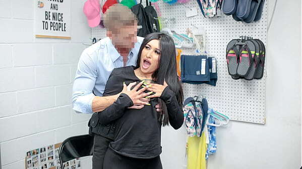 Vikki Valentine Loves Looting Jewelry From Store Lifterx