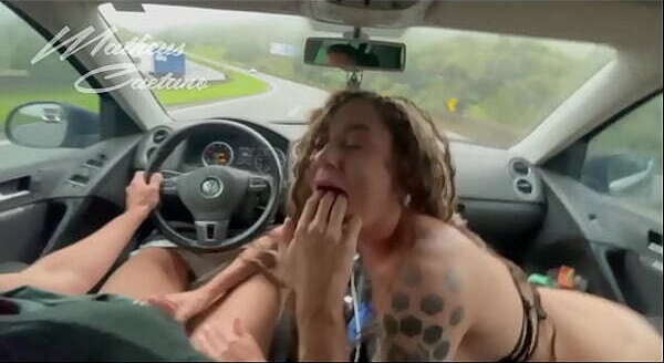 PEDIU CARONA CAIU BOCA AT&Eacute_ LEITE TRANSAMOS MEIO ESTRADA