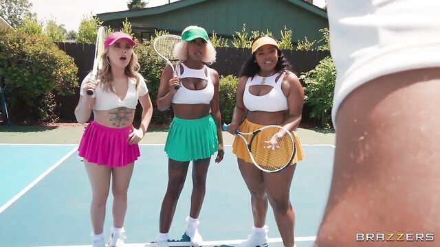  An awesome outdoor doggy style with Anna Claire Clouds and Jayla Page 