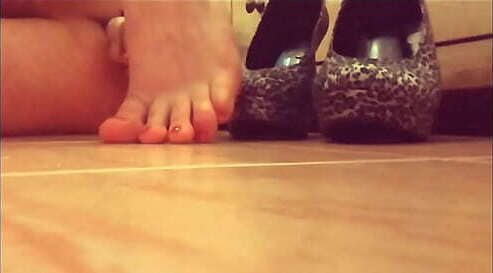 Shemale teen Veronica again home alone