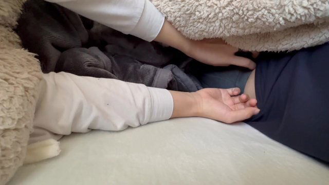 gave hand dick made ejaculate😇