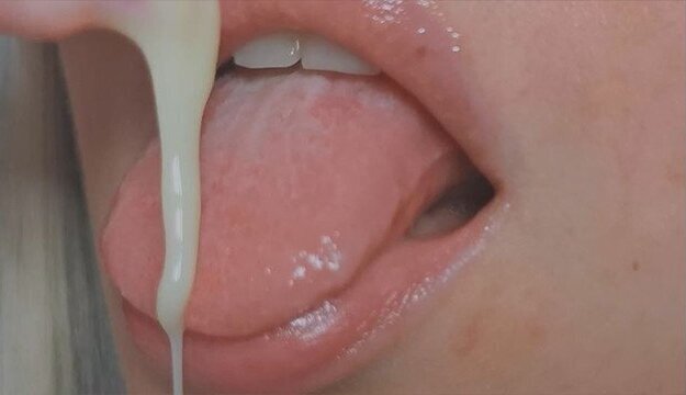 asmr eating sweet sticky substance with fingers~ (っ˘ڡ˘ς)