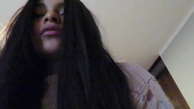 pequeña amiga acepta coger protección