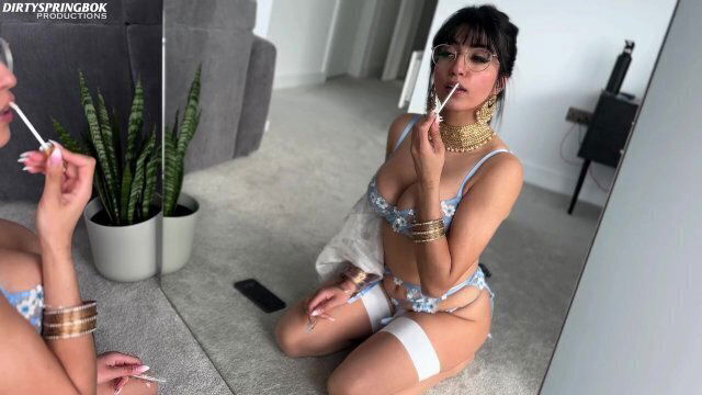 Slutty Pakistani Aaliyah Yasin can't stop having orgasms