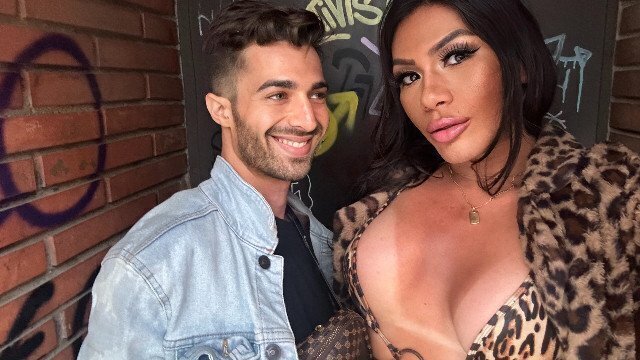 BRAZILIAN SHEMALE FUCK BLOWJOB FUCKON STREET