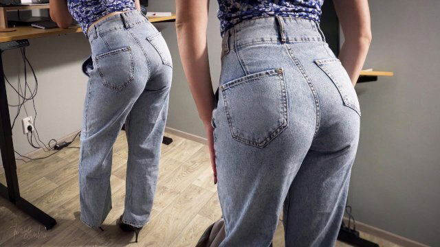 Milf Secretary Weist Jeans Teases Nice Butt
