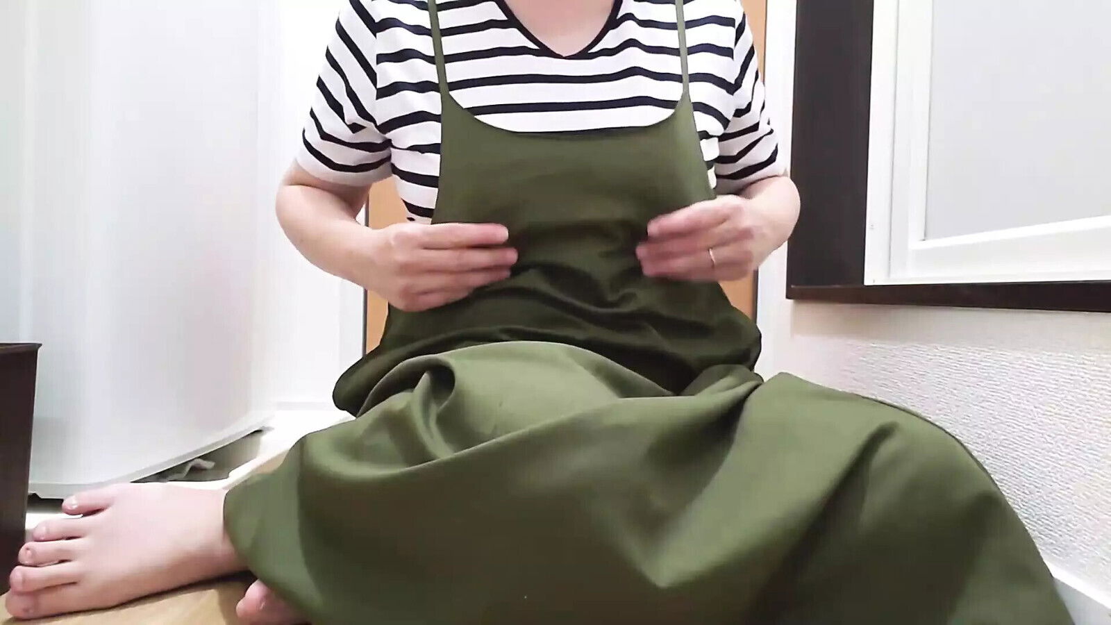 married woman masturbates while stimulating pussy with dildo