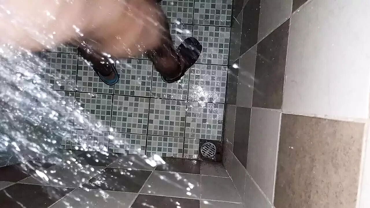 Nicaraguan jerks like he's slap