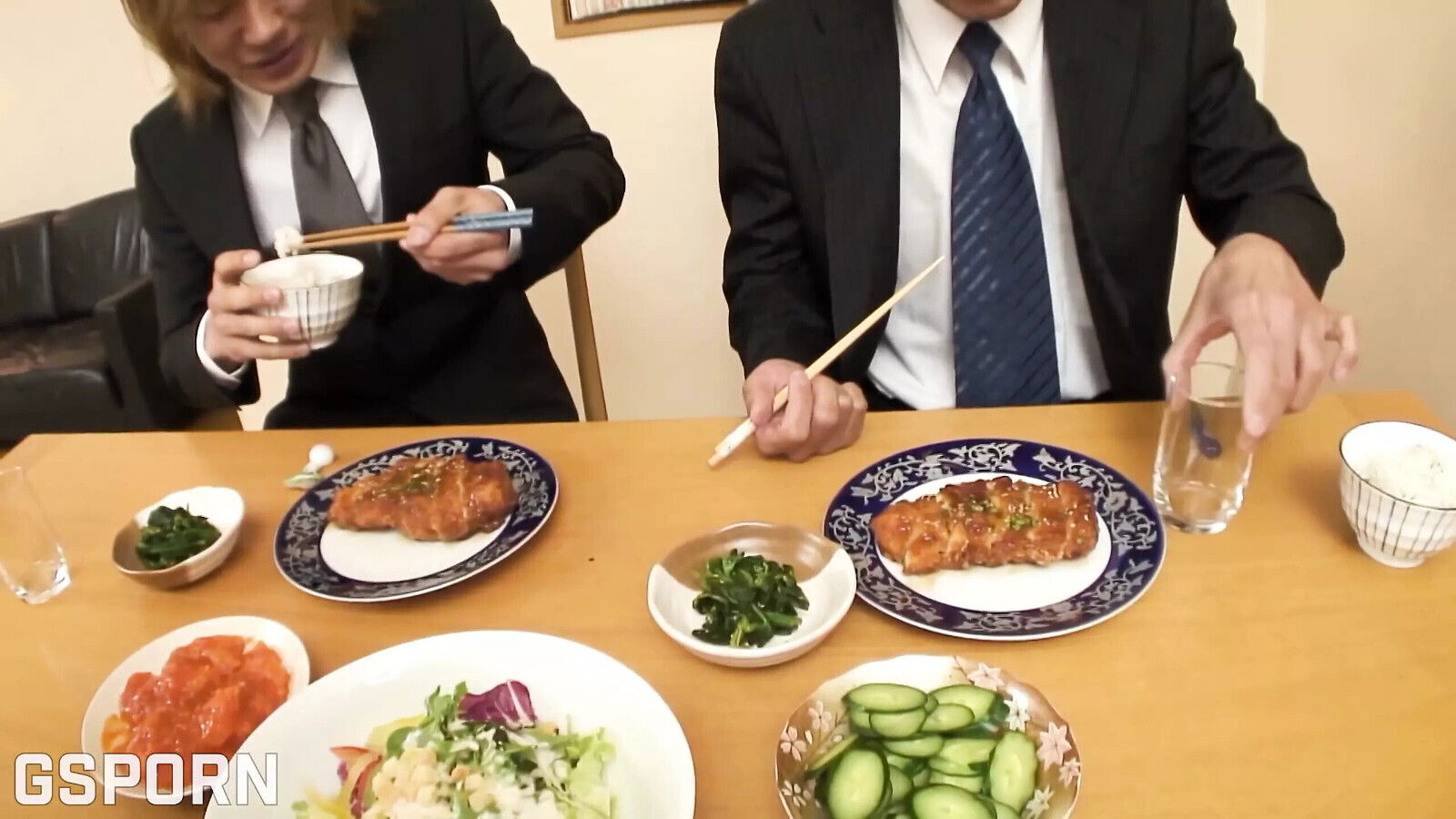 Threesome Fucking Sexy MILF with Double Pussy Creampie