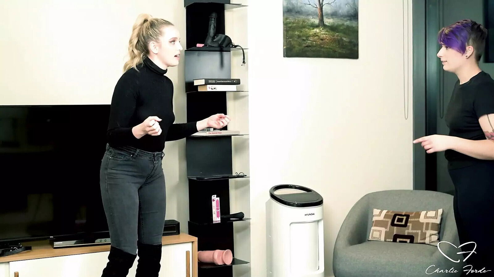 Lesbian Bur-glars Charlie Forde Amethyst Fuck!