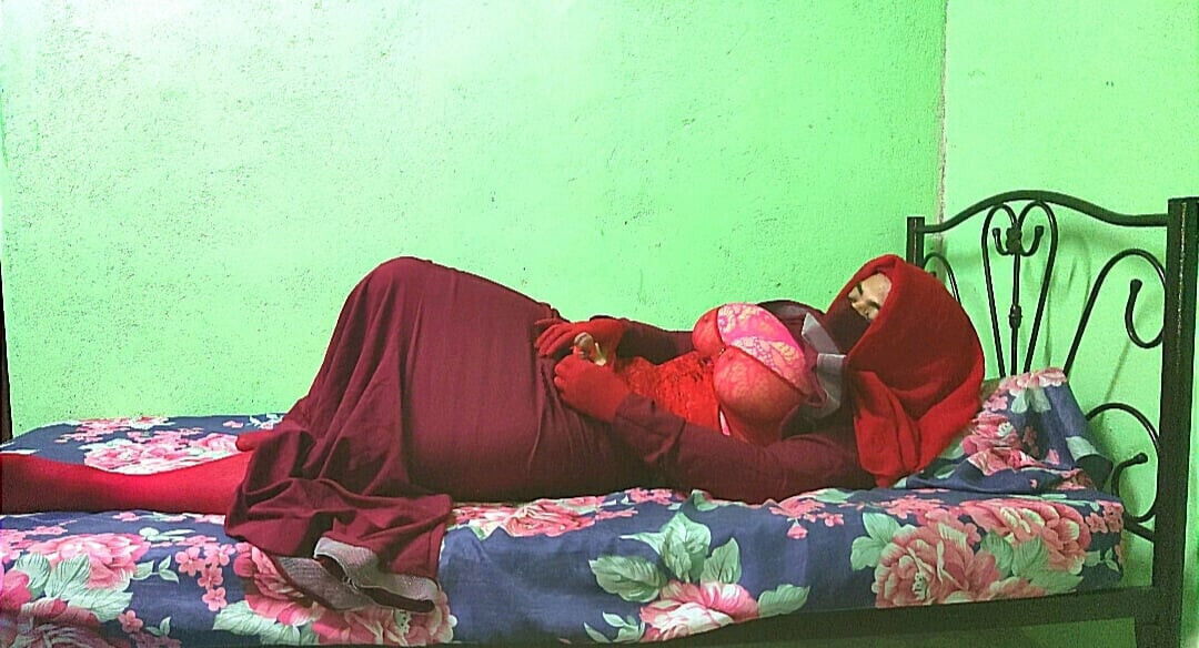 Elisya Niqab Hijab Squirting Masturbating Dick Slapping HITTING Dick With Dildo Extreme Orgasm Until Ejaculation