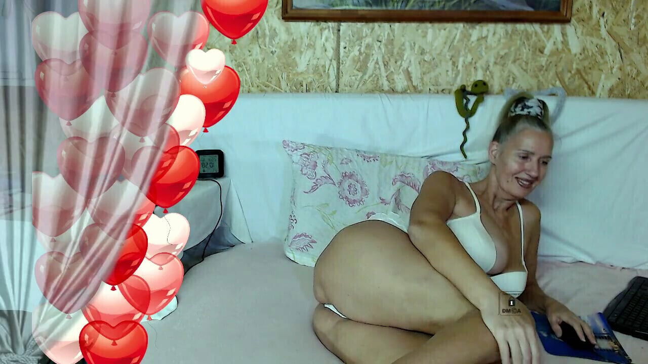 Naughty granny Lukerya shows natural