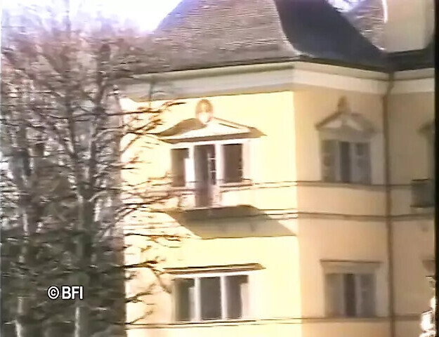 Girls fucked empty pool year boyfriend