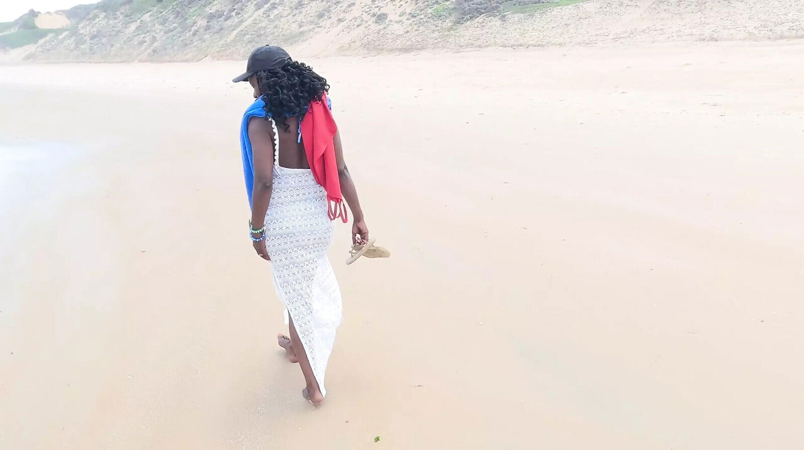 Black MILF Gets Picked Beach