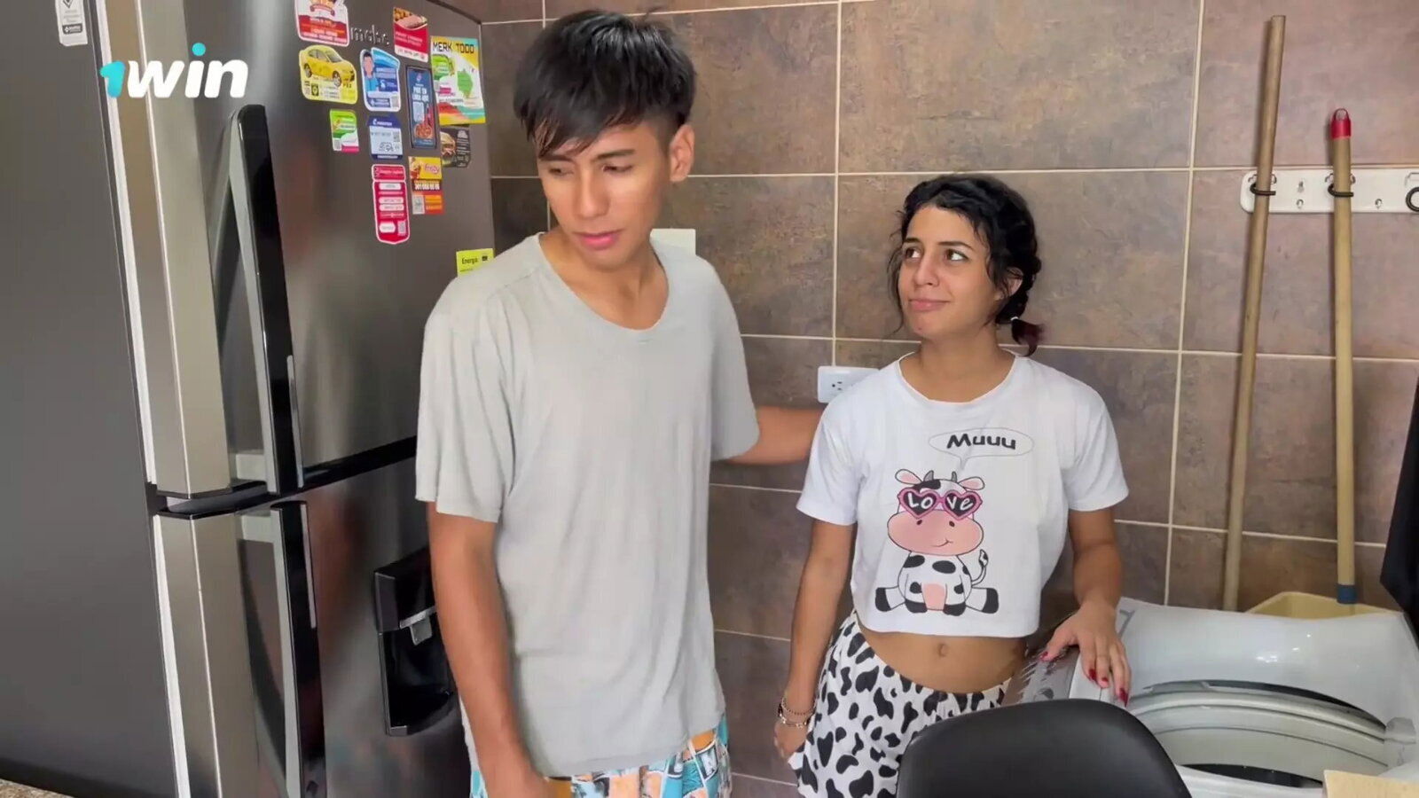 Aprovecho Nadie Casa Para Follarme Duro Pequeña Hermana...