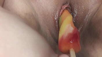 Pussy popsicle = fun