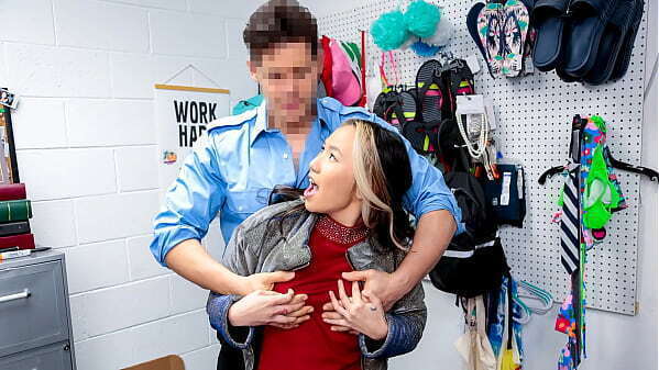 Officer Stops Teen Wearing Stolen Jacket Cutelifter