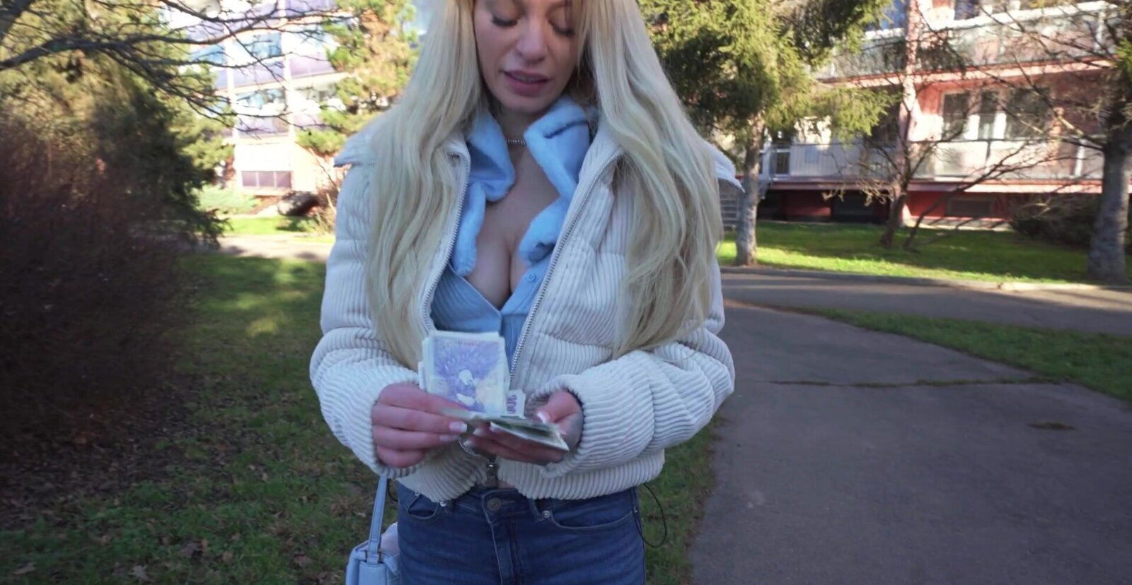 Blonde Kaira Kampen enjoys while being fucked video