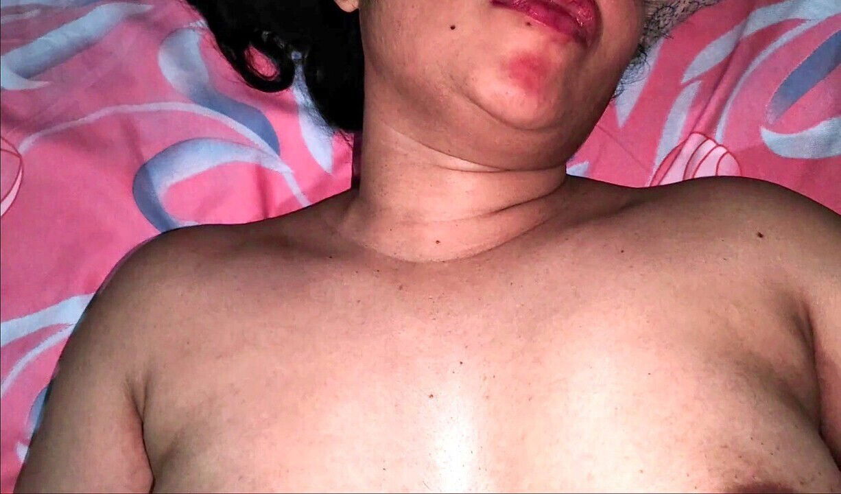 Lusty stepmom from Lanka talks dirty while enjoying thick cumshot