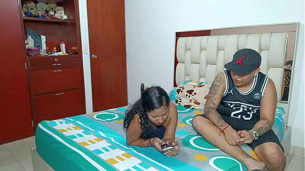 INDIA MORENA pide masaje Hermanastro accede tocarle ricas Nalgas Angelisex19