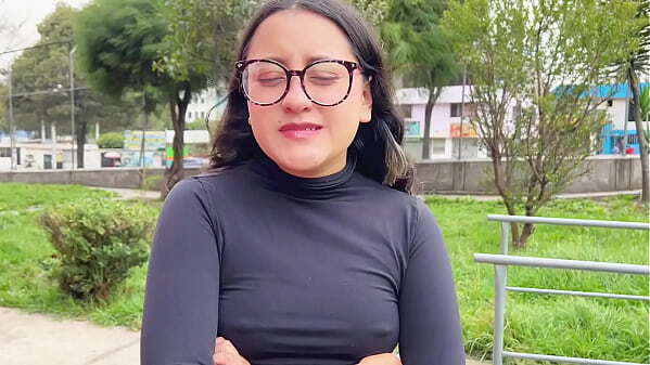 foll&eacute_ vecina culona, mientras esposo encontraba trabajando.