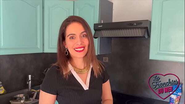 Joy, ans, veut exp&eacute_rimenter sexe face cam&eacute_ra