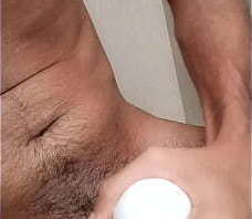 Novinho usando masturbador egg